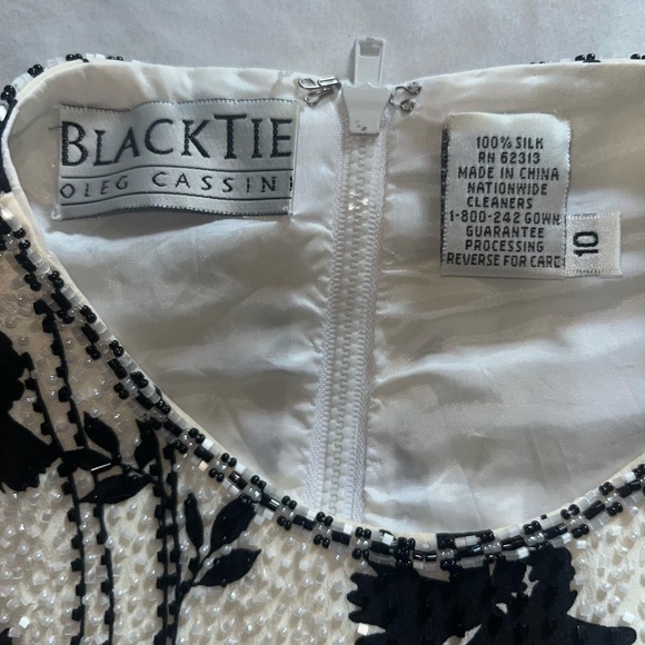 Vintage BLACKTIE Oleg Cassini Beaded Black and White Floral Top 100% Silk - Picture 2 of 11